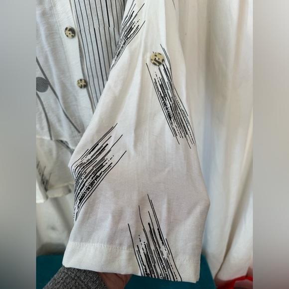 North's
Style Women's Sz 2x Long Sleeve Button Down Rolling Button Tab Blouse - Picture 3 of 6